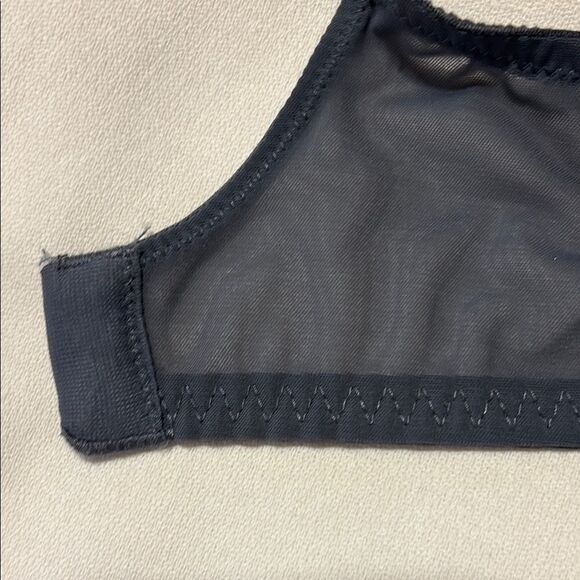 Victoria's Secret Dream Angel Push-Up with underwire/no padding - Picture 7 of 9